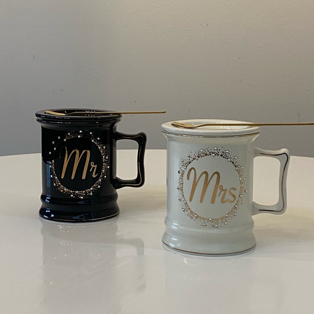 Mr and Mrs Ceramic Mug Set - Black and White w 2 gold stir spoons
